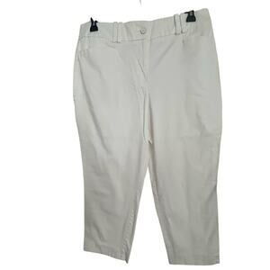 New York and Co White Capris 16